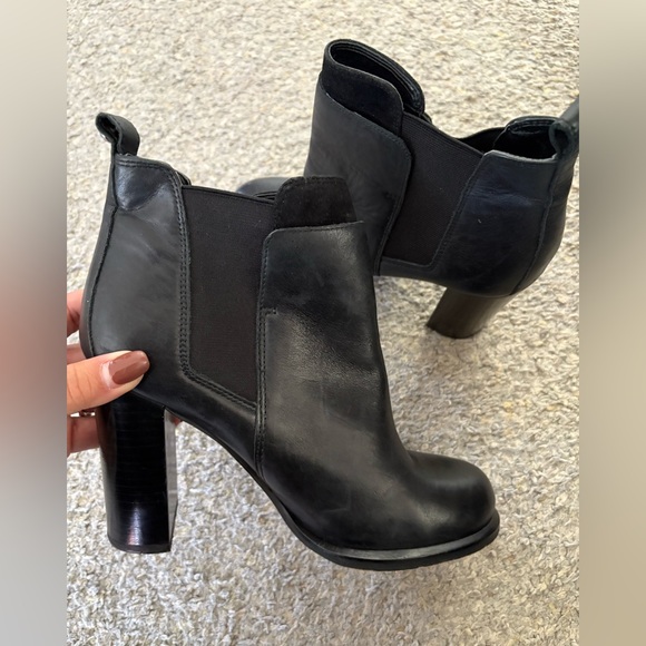 Sam Edelman Shoes - Sam Edelman Case leather block heel bootie size 8